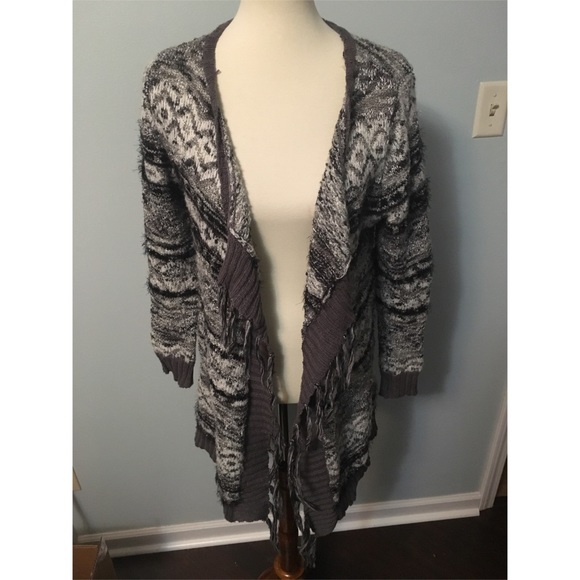 Women’s Grey and White Sweater - Picture 1 of 3